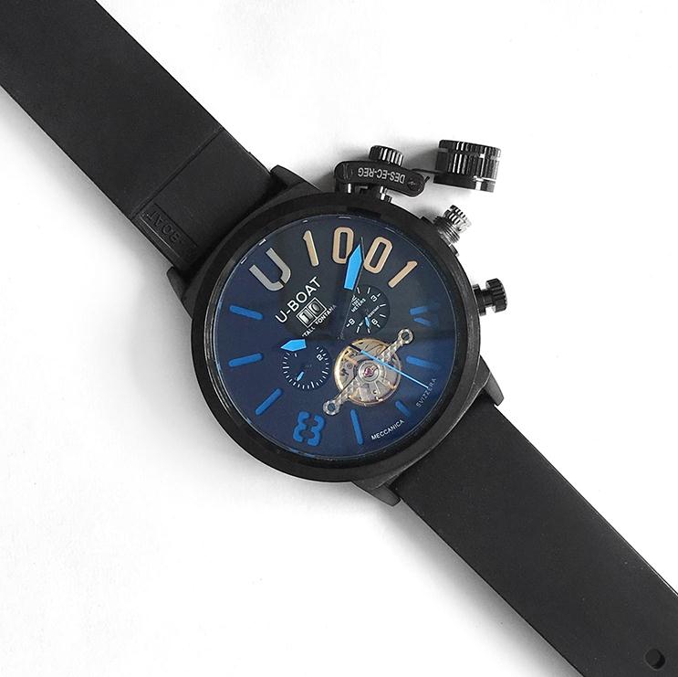 The 55 mm copy U-Boat U1001 watches have blue dials.