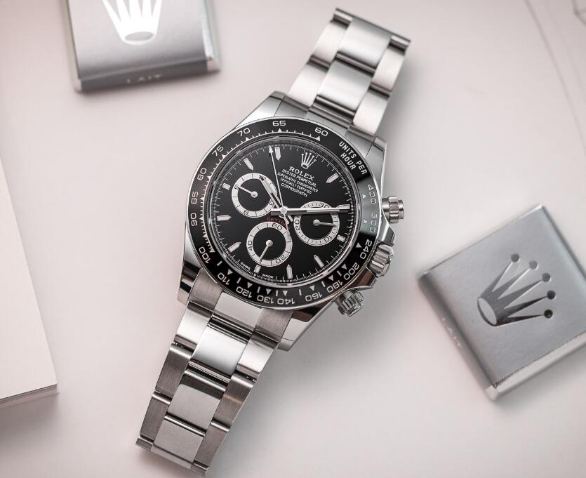 UK Cheap Replica Omega Speedmaster Professional Vs. Rolex Cosmograph Daytona